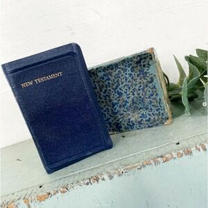 Vintage New Testament Miniature Pocket Bible Box Printed Great Britain 1937
